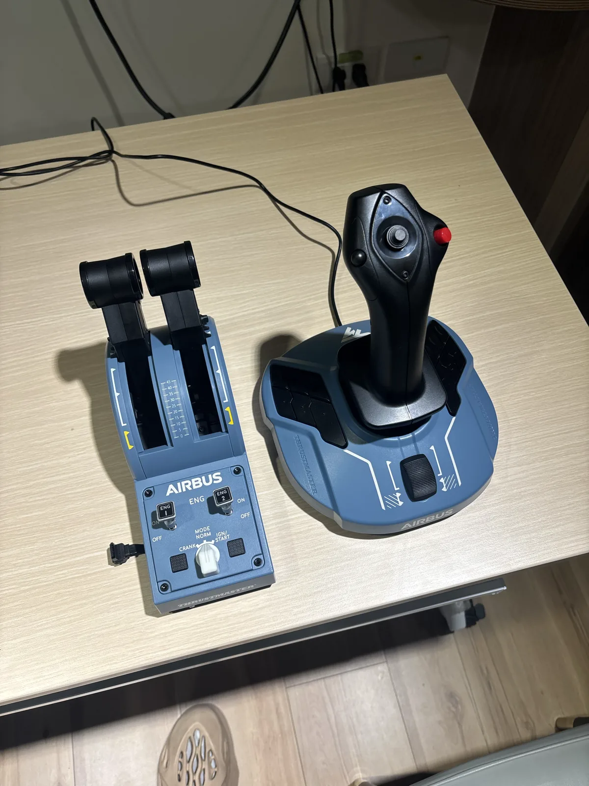 升級後的圖馬思特 TCA Airbus 操縱桿與推力桿